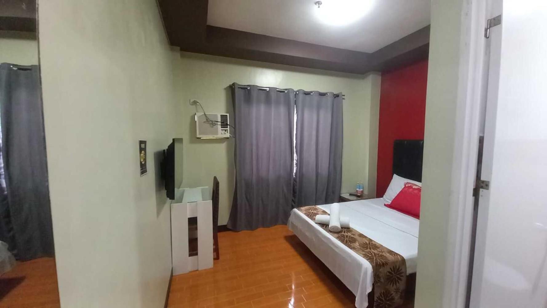 Oyo 1037 Lendes Tourist Inn Main Naga  Zewnętrze zdjęcie